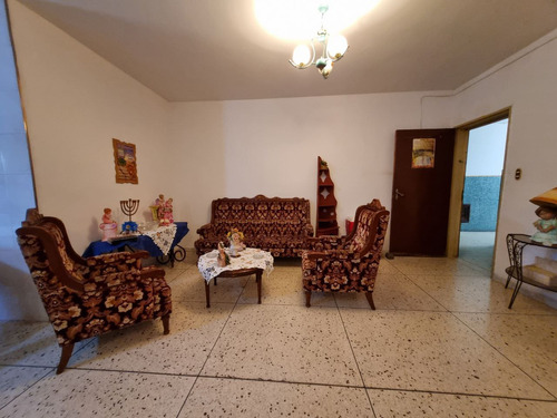 Apartamento En Venta En La Av. Bolivar De Maracay