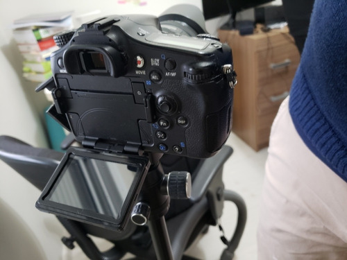 Sony A77 - Apenas Corpo Defeito Tela