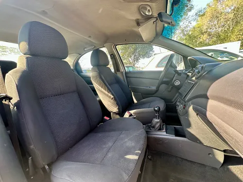 Chevrolet Aveo 1.6 A 5vel Mt