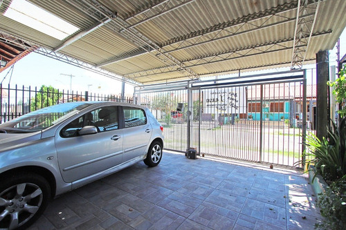 Casa Em Hípica Com 3 Dormitórios - Ot7112
