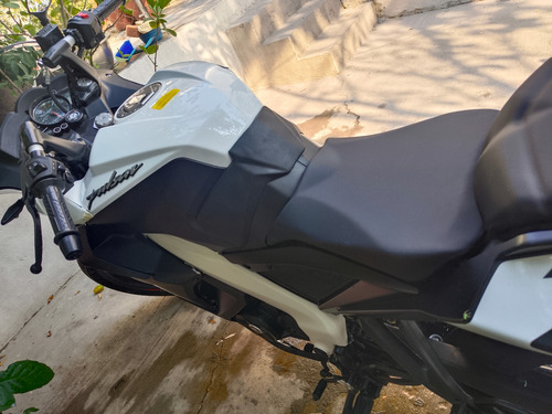 Nueva Pulsar Bajaj Rs200 Año 2025
