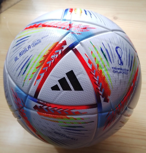 Pelota N°5 adidas League Mundial Qatar 2022 Apto Profesional