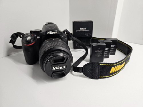 Cámara Nikon D5200 + Bolso Tarjetas Sd + 3 Baterias