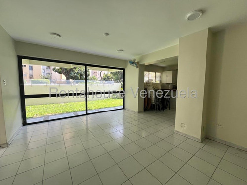 Julio Latouche 25-17840 Apartamento En Venta Prebo Valencia, Amplio, Cómodo E Iluminado, Re-modelado, Semi Amoblado, Cerca C. C. Shopping Center, Planta Electrica.