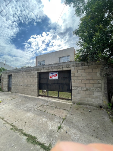 Casa En Venta Merlo En Dos Plantas 