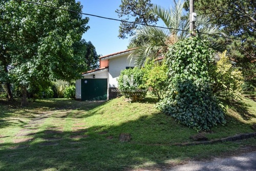 Casa En Punta Del Este , Cantegril- Ref: 3891