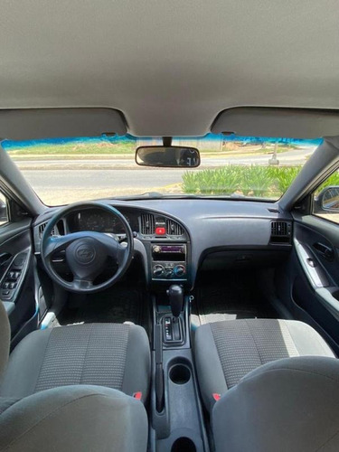 Hyundai Elantra Automático