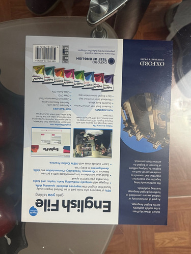 English File Pre Intermediate - Multipack A - 4th Edition
