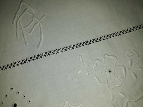 Imagen 3 de 6 de Antiguas Fundas De Almohadas Bordadas A Mano Vainillas Nueva