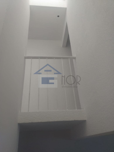 501.b1.vr.3. Casa En Heroes De Tecámac Ii Con 2 Recamaras 1 Baño, Cajon De Estacionamiento Tambien Cuenta Con Dos Niveles, Patio Trasero , Buena Ventilación E Iluminación Con Supermercados Cercanos
