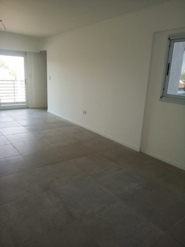 Imagen 2 de 5 de Venta Departamento 4 Ambientes Con Cochera