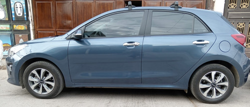 5 Auto Kia Río Hatchback Ex Ta Color Azul