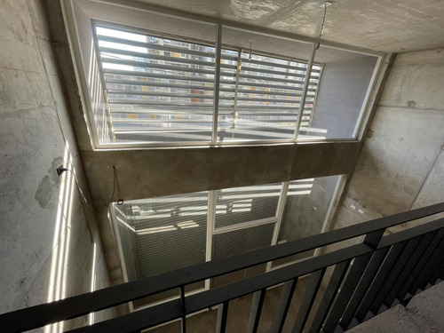 Arriendo Local Comercial De 107,48 M2 + 62,94 M2 De Altillo,