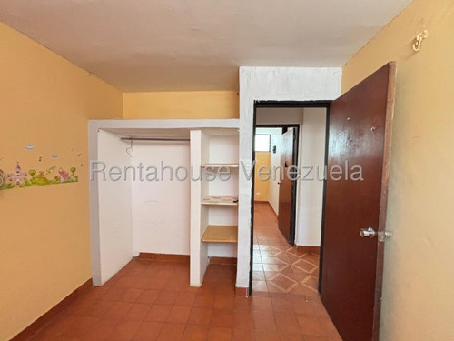 Milagros Inmuebles Apartamento Venta Cabudare Lara Av Intercomunal Barquisimeto Acarigua El Palmar Economica Residencial Economico Código Inmobiliaria Rent-a-house 25-18227