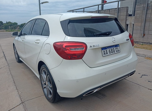 Imagen 3 de 11 de Mercedes Benz A200 Blueefficency Urban At 2016 Financiado
