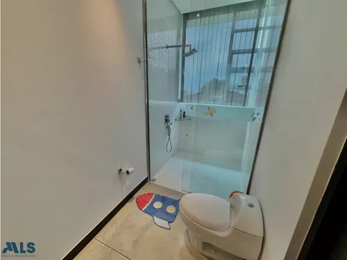 Hermosa Casa Con Energía Solar En Una Ubicación ...(mls#253904)
