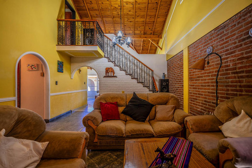 Casa 5 Ambientes En Ciudad Evita, Apta Crédito