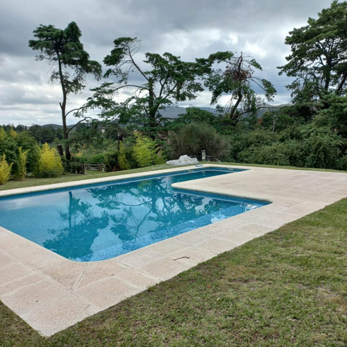 Se Vende Casas En La Cumbre Frente Al Golf Vistas Únicas 4 Dor.