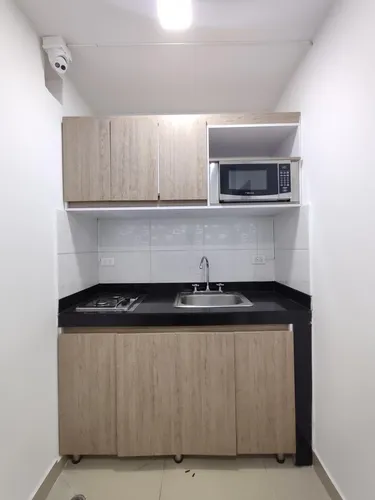 Casa-local En Arriendo En Patio Centro. Cod A24474