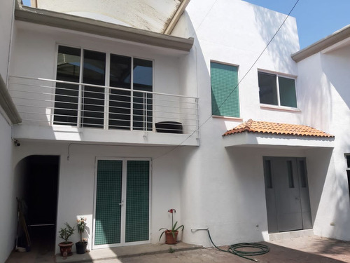 Casa En Venta  Cerca De Hermanos Serdan