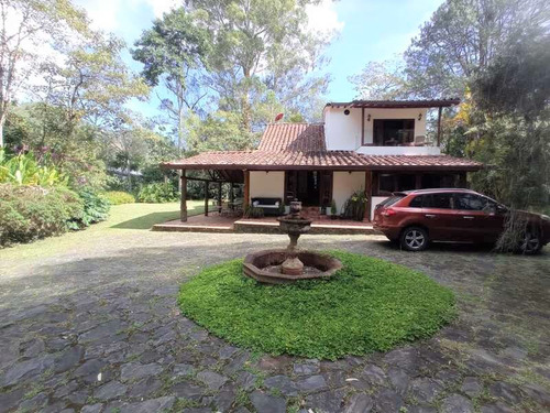 Finca Amoblada En Arriendo Ubicada En Rionegro Sector La Lorena (22080).