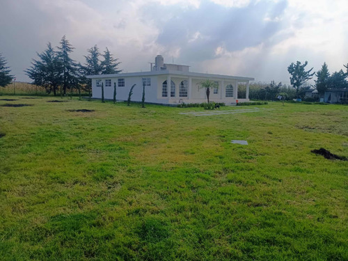 Casa A Precio De Terreno A 5 Min De Atlacomulco Muy Bonita