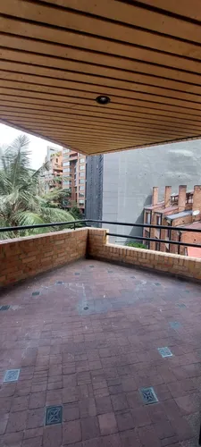 Apartamento En Arriendo En Los Rosales. Cod A12562