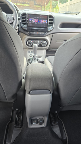 Fiat Toro 2.4 16v Freedom Road Flex 4x2 Aut. 4p
