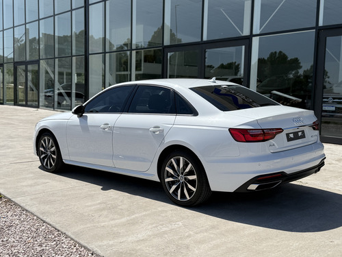 Audi A4 2.0 40 Tfsi Front