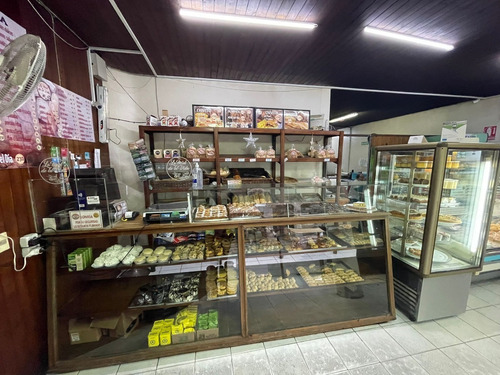 Imagen 12 de 14 de Panadería Y Rotisería Macari Vende