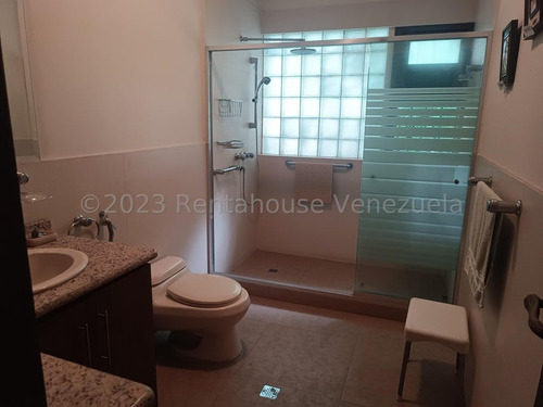 Casa En Venta En Country Club Caracas Para Remodelar Pozo De Agua Chacao Caracas Casas Angela Tochon 2000 Metros Terreno