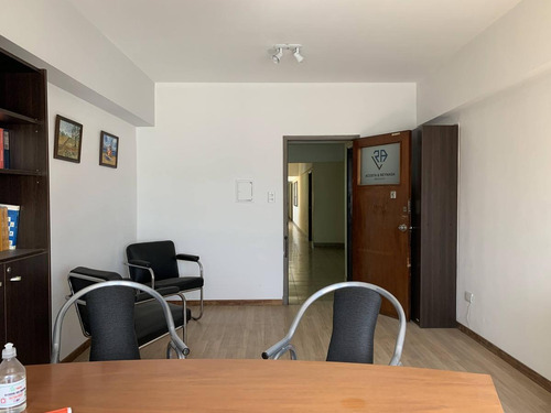 Imagen 9 de 11 de Oficina En Alquiler/venta Amoblada En Galeria Norte, Centro Córdoba