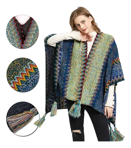 Ponchos de lana: el abrigo cómodo y elegante que las estilistas