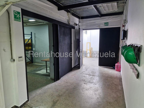 Casa Comercial En Venta En La Carlota Centro Almacenamiento Casas Caracas Contenedores 40 Pies Casas Comerciales Angela Tochon