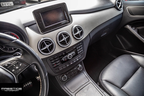 Imagem 9 de 10 de M Benz B200 Ano 2014