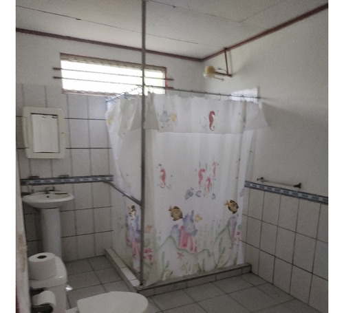Casa Guapiles Con Oficina Y Baño Para Discapacitados