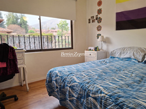 Casa En Venta De 4 Dorm. En Lo Barnechea Jumbo Pie Andino
