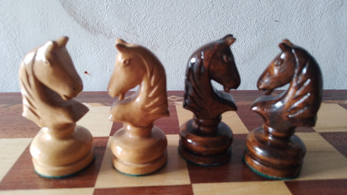 Piezas De Ajedrez, Tamaño Reglamentario, Artesanal,con Caja