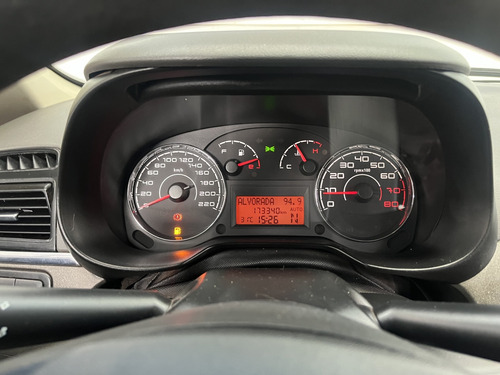 Fiat Punto 1.8 ESSENCE 16V FLEX 4P AUTOMATIZADO