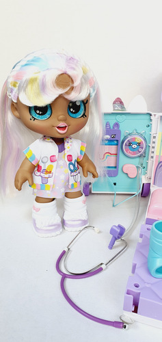 Kindi Kids Muñeca Marsha Mello Doctora (Usado)