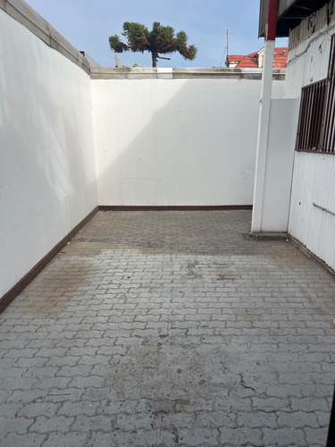 Se Arrienda Oficina Y Terreno Comercial (103057)