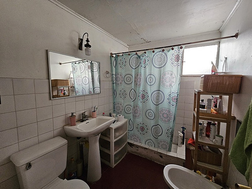 Casa Comercial Con Terreno Grande, Comuna De Santiago