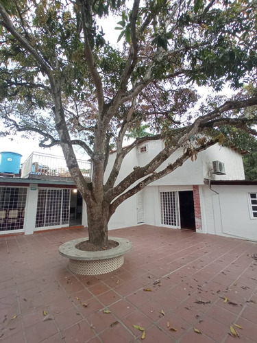 Imagen 15 de 18 de Casa En Venta En El Cafetal Calle Cerrada