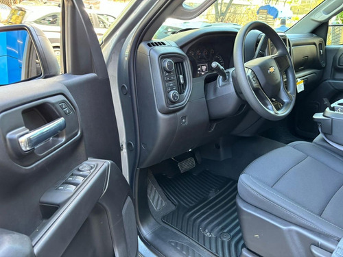 Chevrolet Silverado 5.3 V8 Custom Doble Cabina 4X4 At