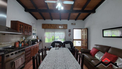 Calle 4 Nº 6827- Venta En Block + Con Fondo De Comercio Ferreteria En Actividad