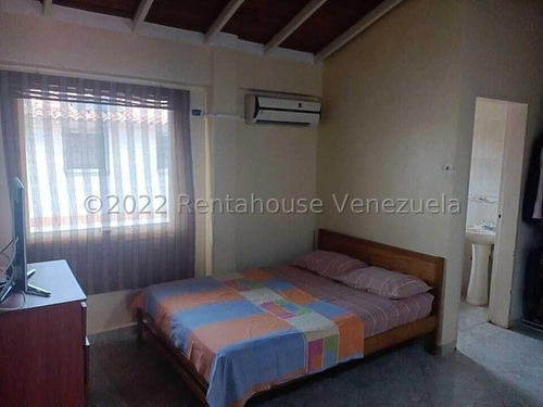 Imagen 11 de 19 de Julio Latouche Rentahouse Vende Townhouse Monteserino San Diego 22-28673