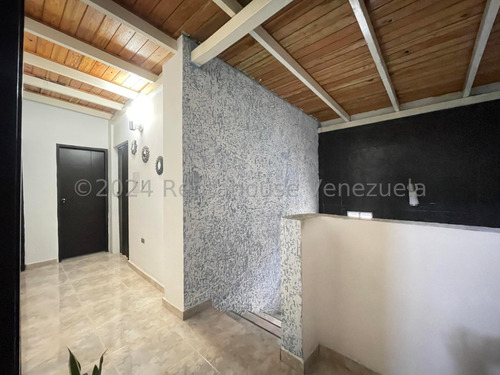 Hermosa Casa Con Piscina Remodelada En Venta En Conjunto Privado Con Todos Los Servicios San Joaquin De Turmero Estef 25-6319