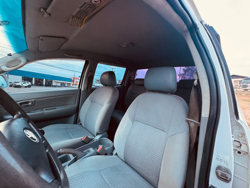 Toyota Hilux 2.5 Cab. Dupla 4x4 4p