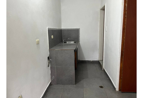 Anexo Monoambiente En Alquiler, Av. Santos Michelena, Maracay.