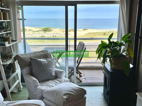 Apartamento En Alquiler, De 2 Dormitorios, Playa Brava! Reciclado! 